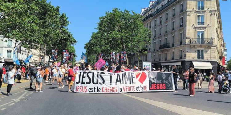 La Marche Pour Jésus : Un Rassemblement Annuel pour Proclamer l’Amour de Jésus